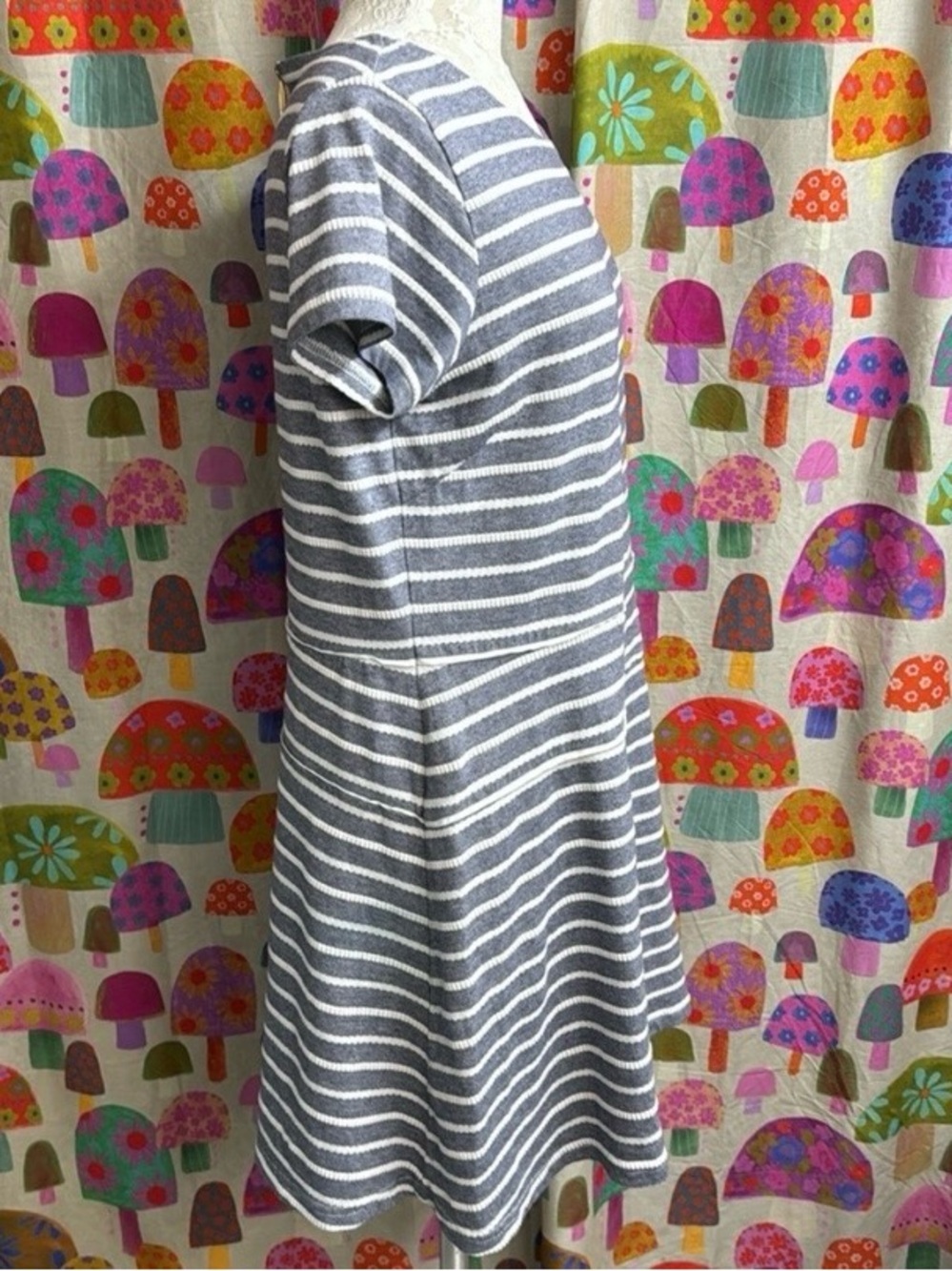 STS Sail to Sable Short Sleeve Zip Back Dress. Medium - Picture 3 of 8